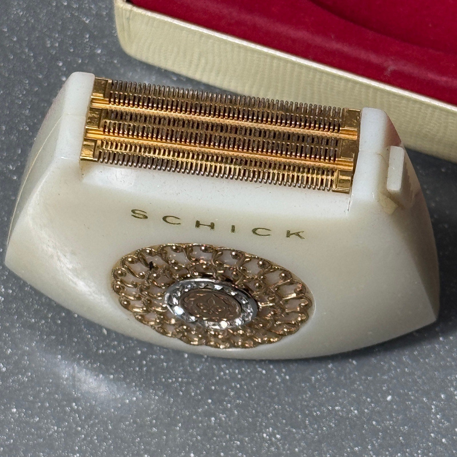 Vintage Schick Crown Jewel Ladies Electric Razor Shaver w/ Case Tested Works