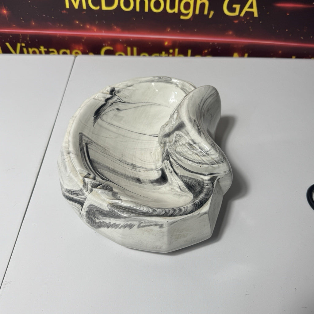 American Eagle Ceramic Ashtray 1967 USA Large Hand Painted Vintage Atlantic Mold