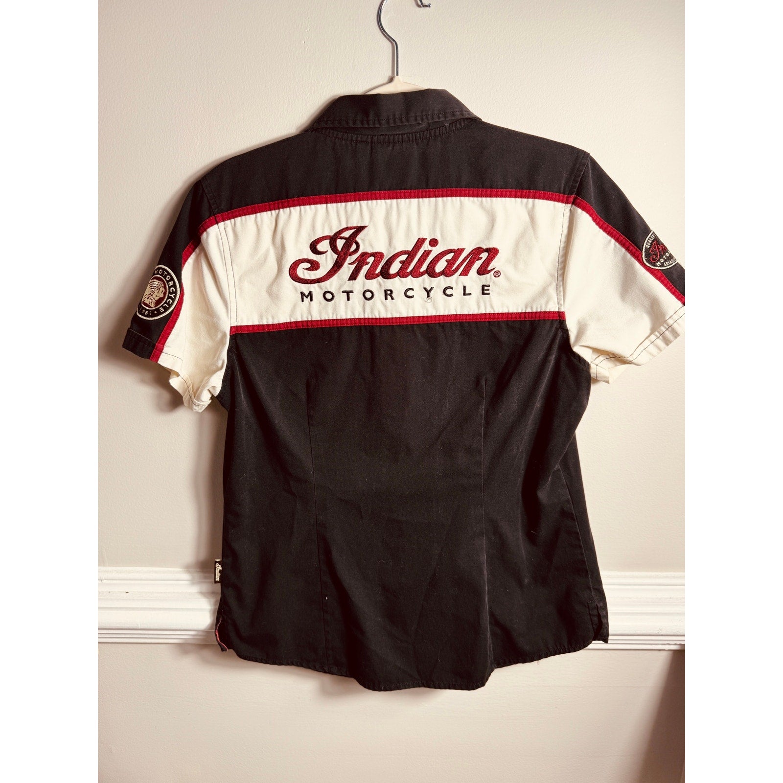 Indian Motorcycle Women’s Medium Button Up Garage Shop Shirt Black Red Biker