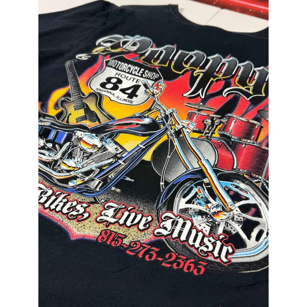 Poppy’s Motorcycle Shop Route 84 Savanna Illinois Biker Graphic T-Shirt Mens Medium