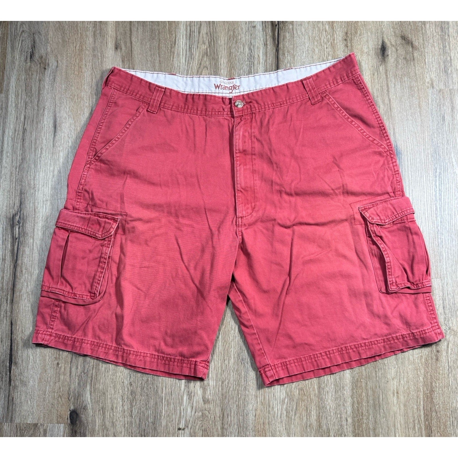 Wrangler Mens Size 42 Red Cargo Casual Comfort Cotton Shorts
