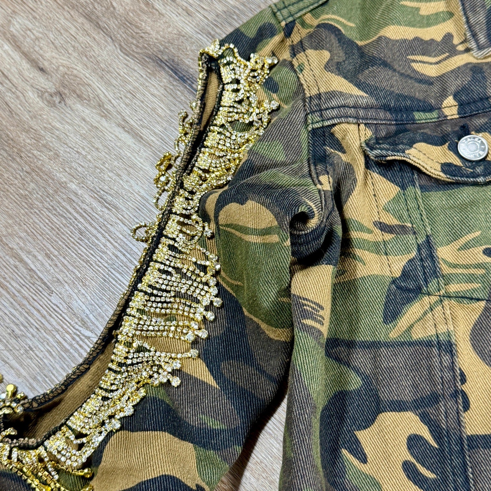 Azalea Wang Camo Rhinestone Fringe Cold Shoulder Cropped Trucker Jacket Small S
