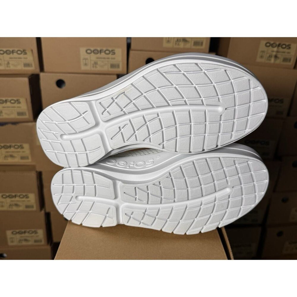 OOFOS OOmega Chukka Women’s White Recovery Shoes sz 9.5 5173 Comfort Slip-On