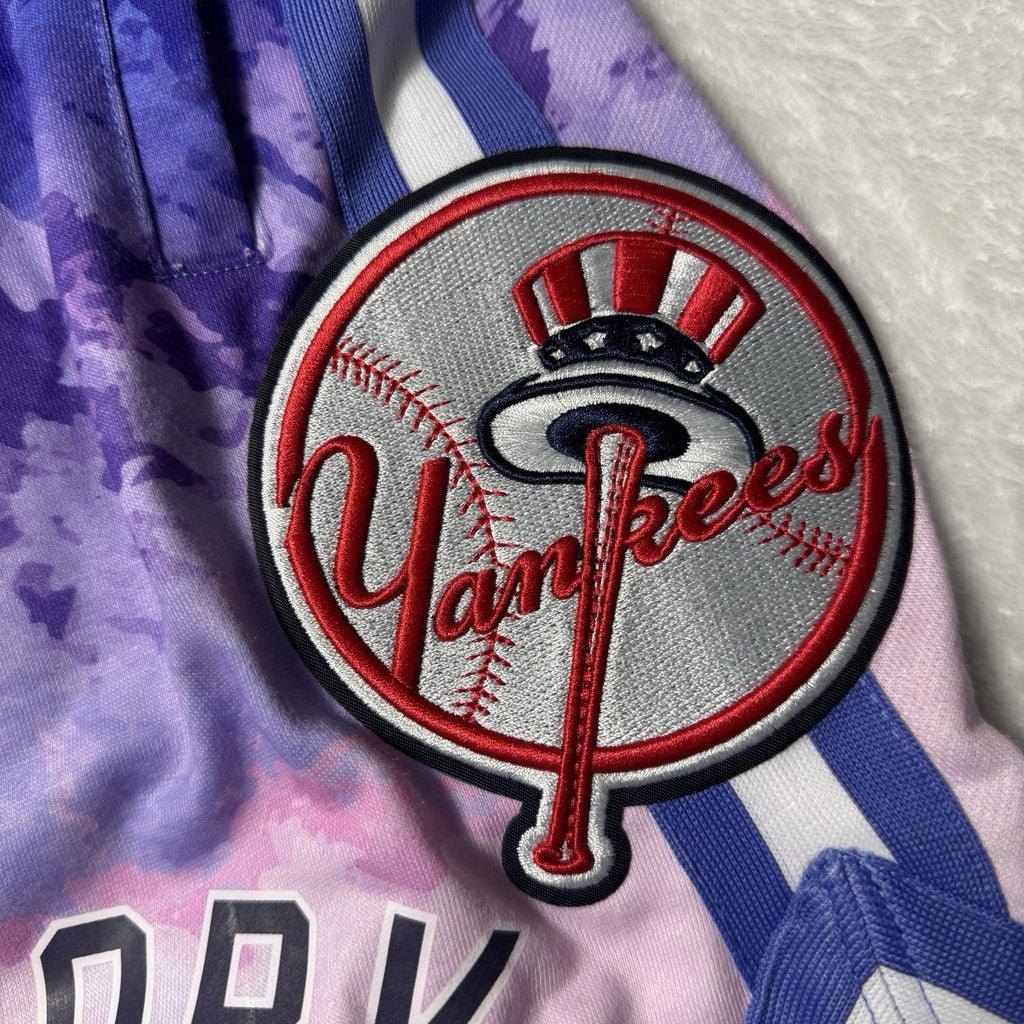 Pro Standard New York Yankees Pink Purple Dip Dye Shorts Men’s S MLB Baseball