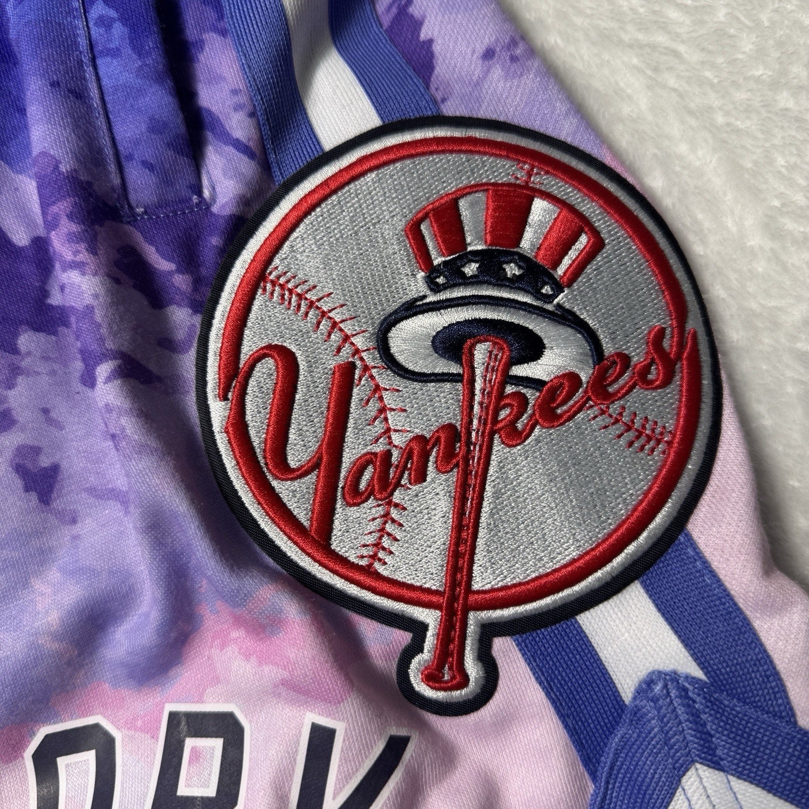 Pro Standard New York Yankees Pink Purple Dip Dye Shorts Men’s S MLB Baseball