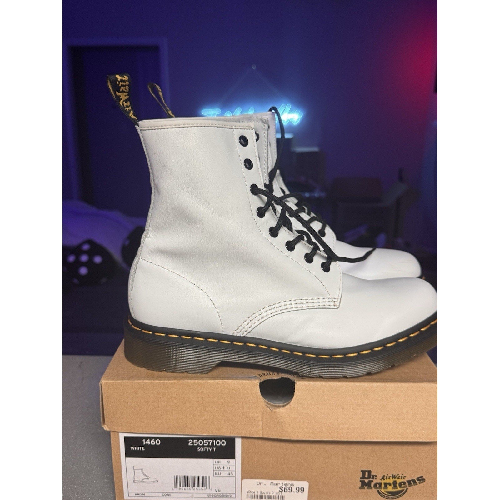 25057100 Doc Dr. Martens Air Wair 1460 Softy White Leather Combat Boots 9 Wmns