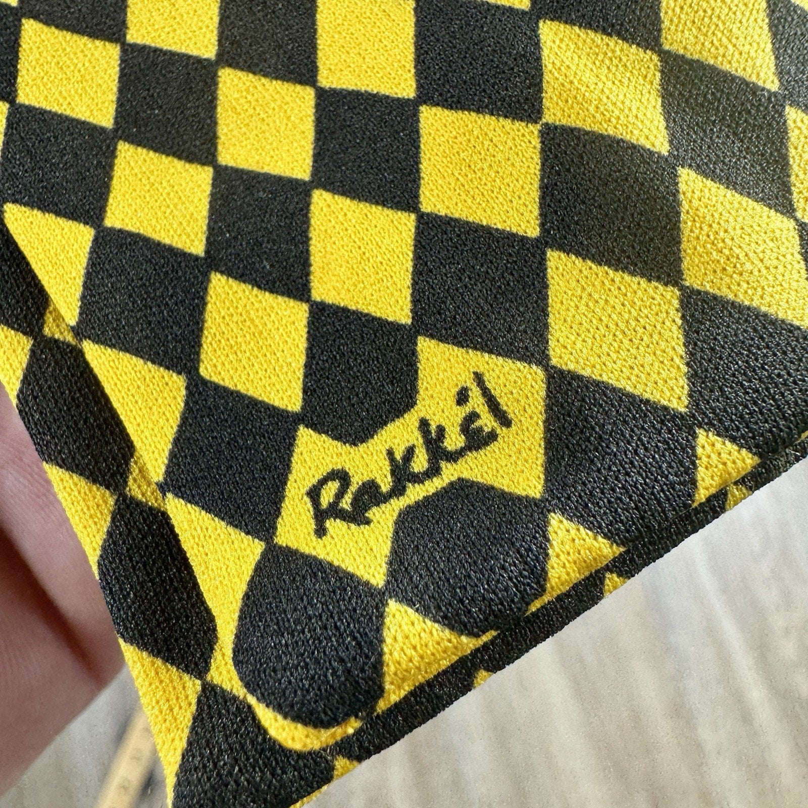 Vtg Rakkei Rama World Geometric Checkered Flight Scarf Yellow Black USA 41.5”