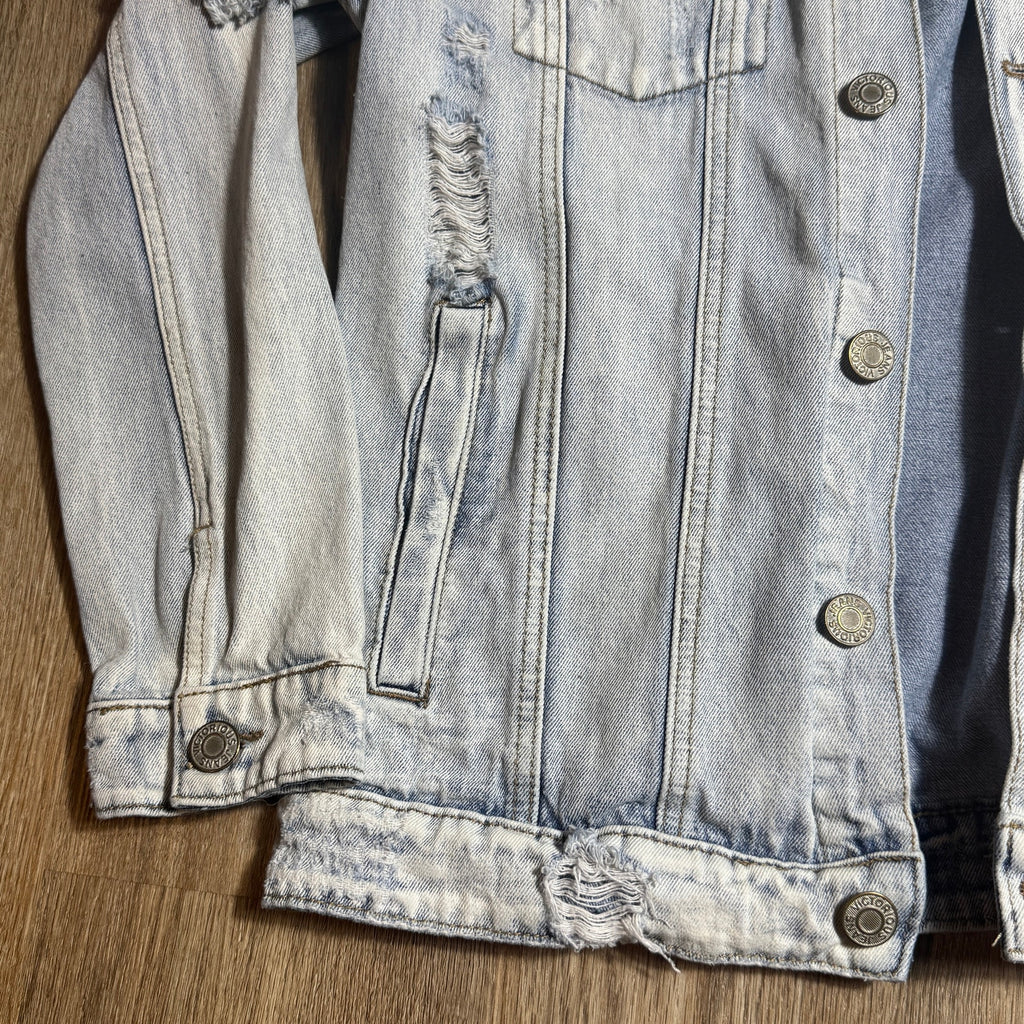 Victorious Distressed Light Wash Denim Trucker Jacket Men’s Small Cotton Vtg Y2K