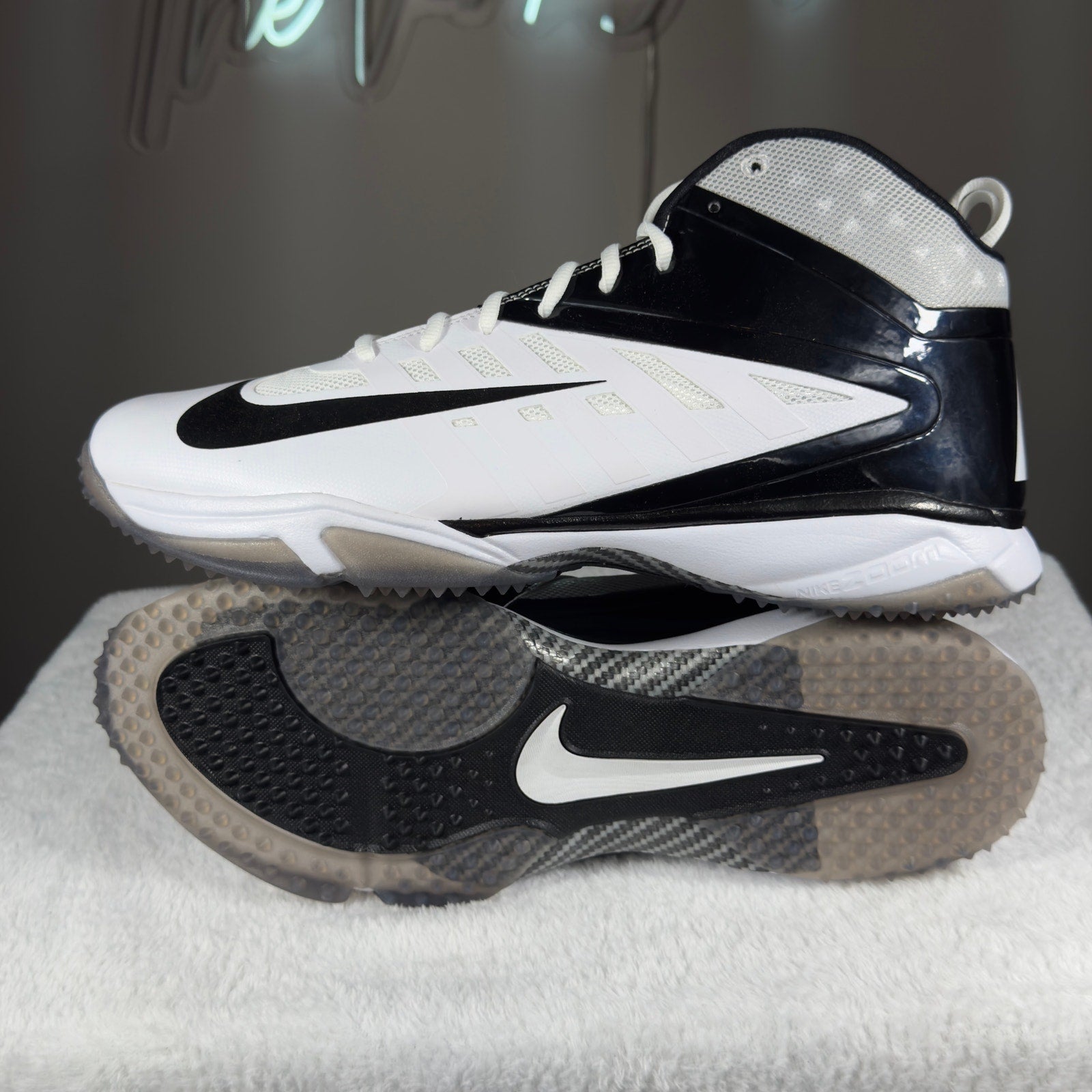 Nike Alpha Menace Mid Football Cleats White Black 527879-100 Mens 15