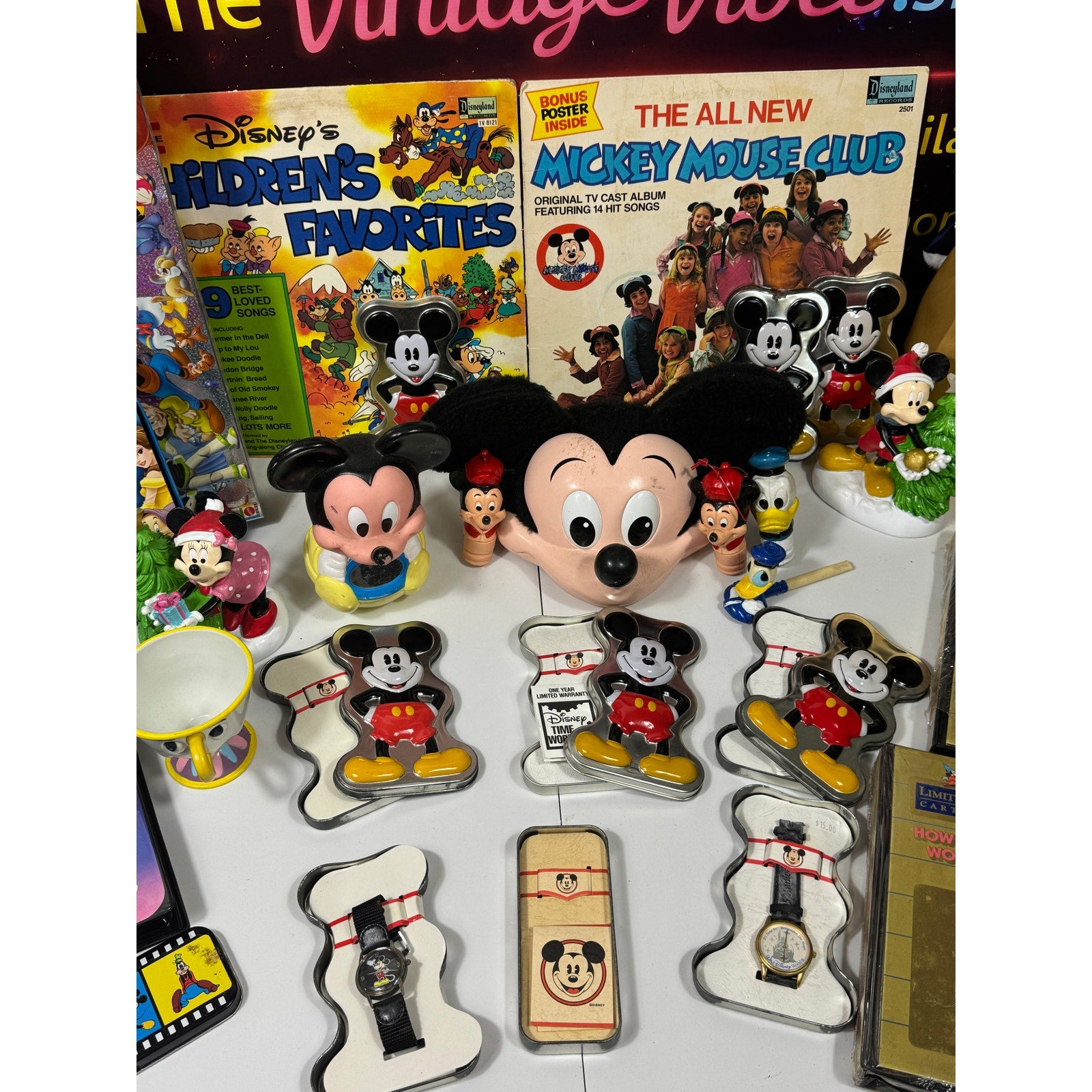 Rare Vintage 80s-90s Disney Collectibles Mega Lot Mickey Watches VHS Disneyana