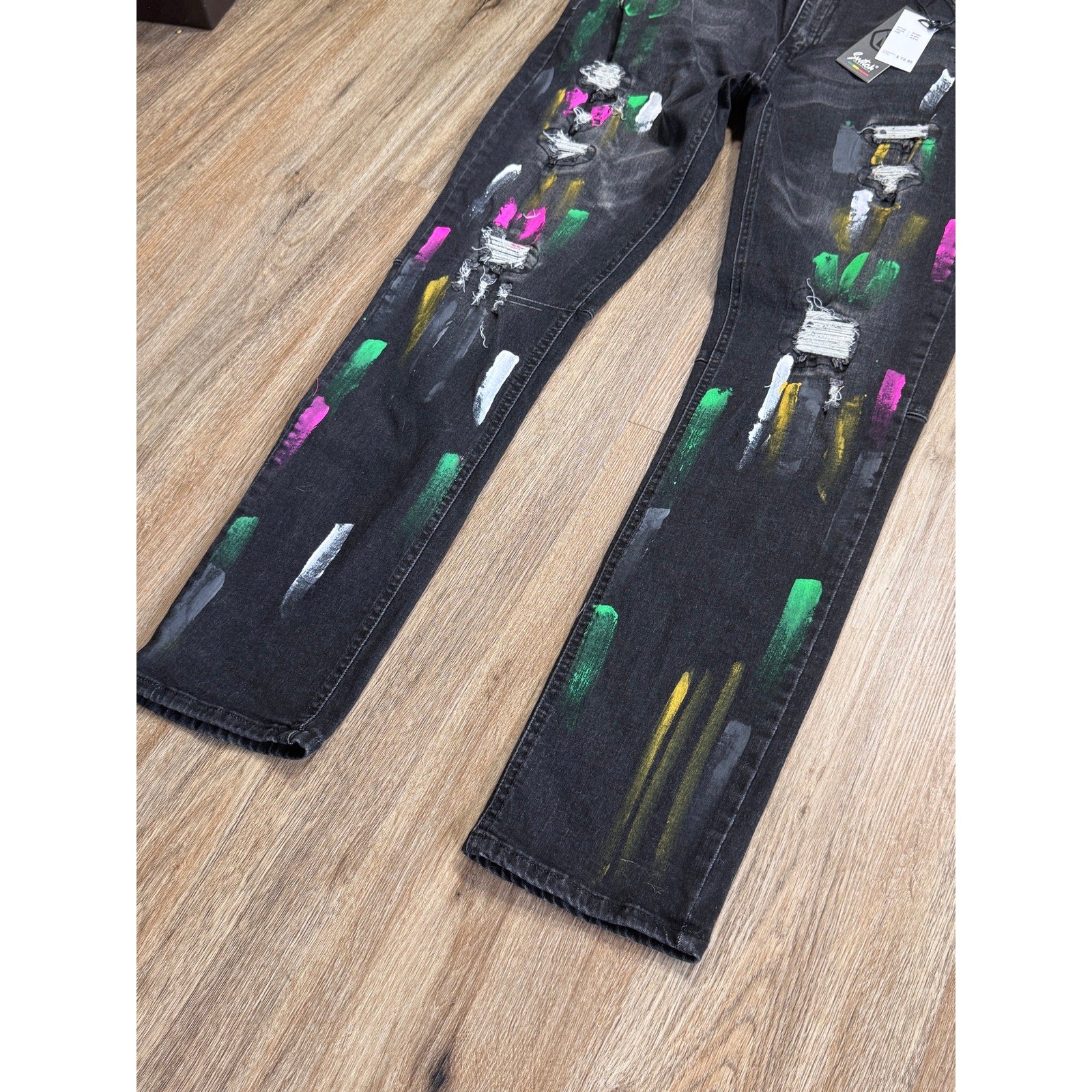 Switch Remarkable Distressed Paint Splatter Jeans Men’s 40x32 Slim Taper Black Denim NWT