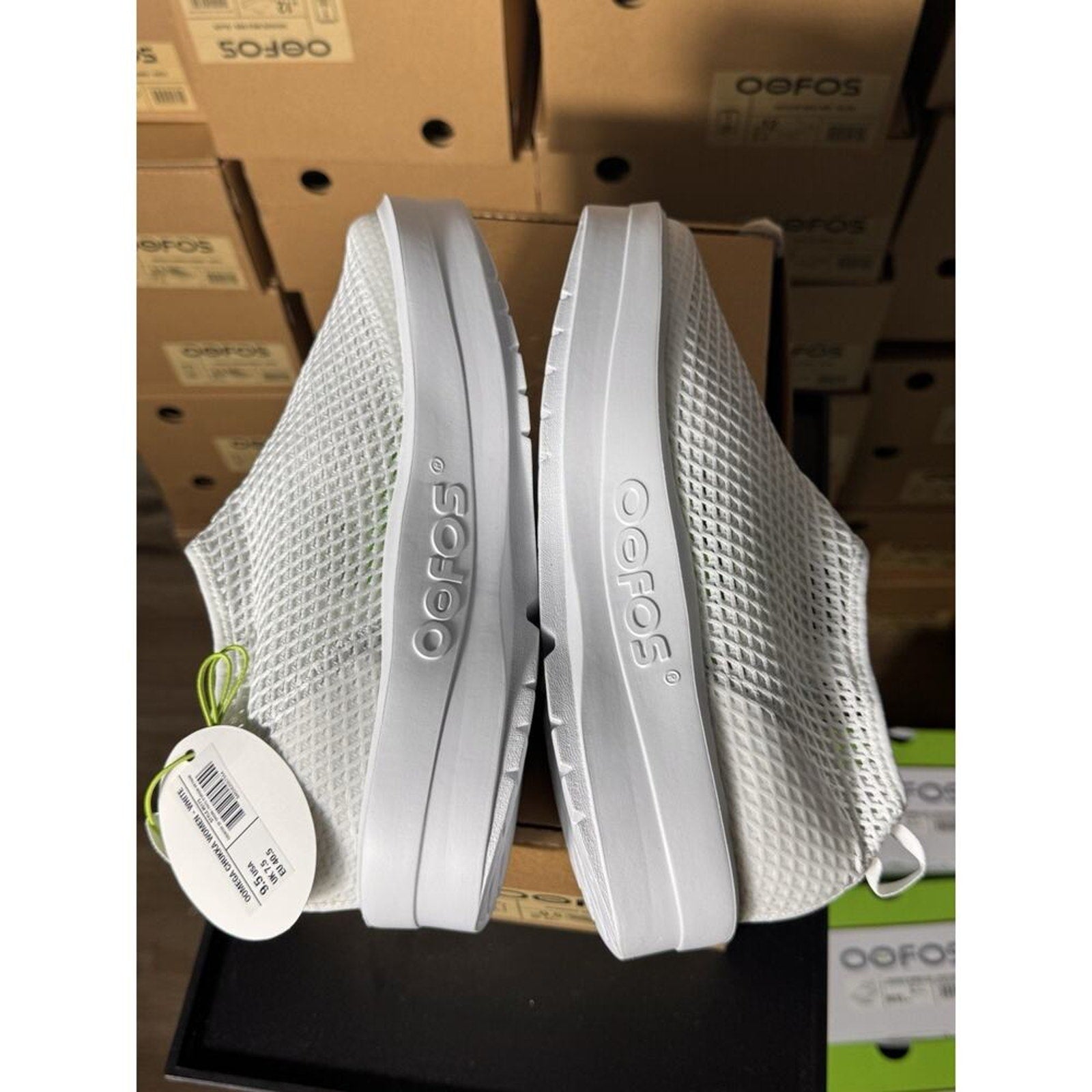 OOFOS OOmega Chukka Women’s White Recovery Shoes sz 9.5 5173 Comfort Slip-On