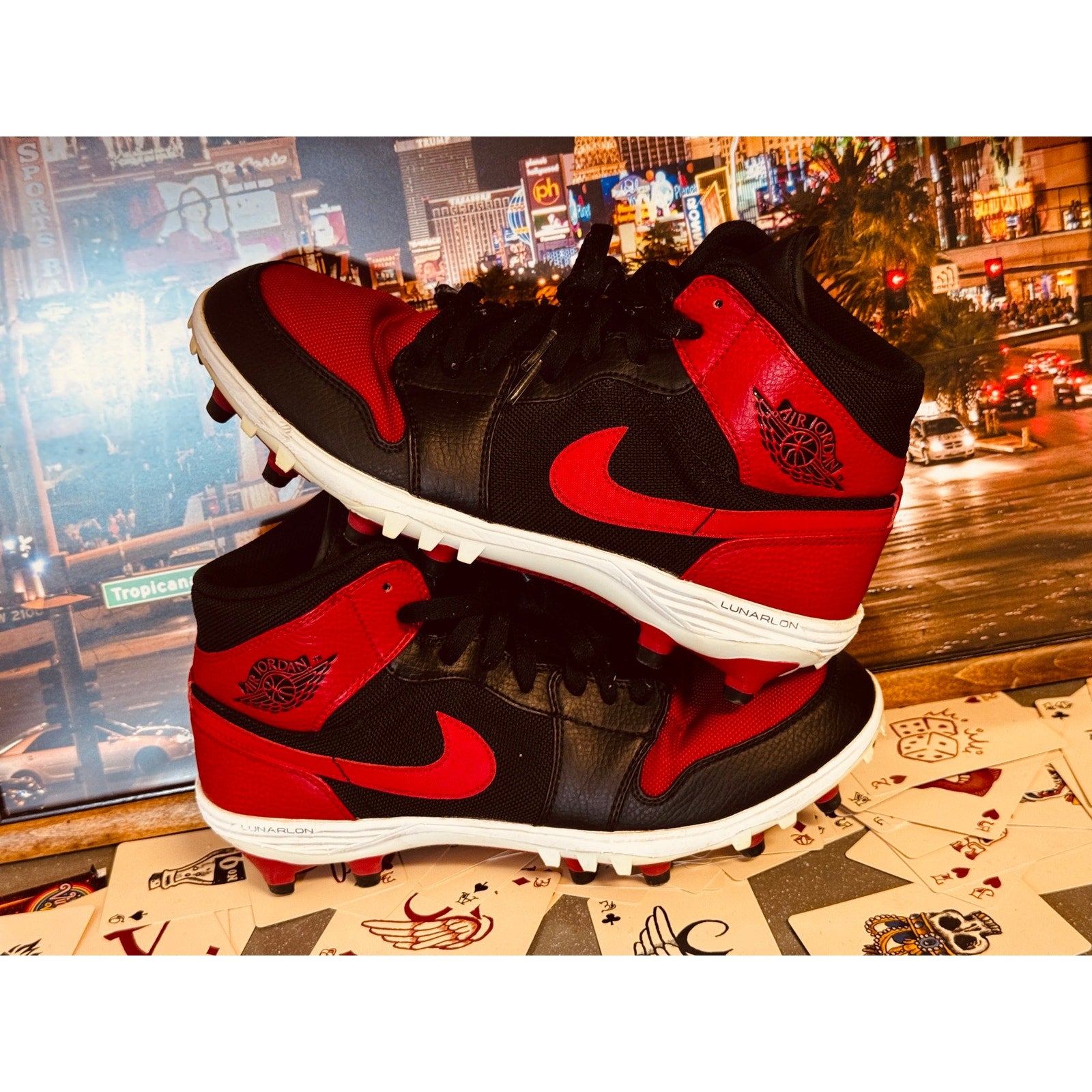 Nike Air Jordan 1 Mid TD Football Cleats Bred Black Red AR5604-061 Men’s Size 9